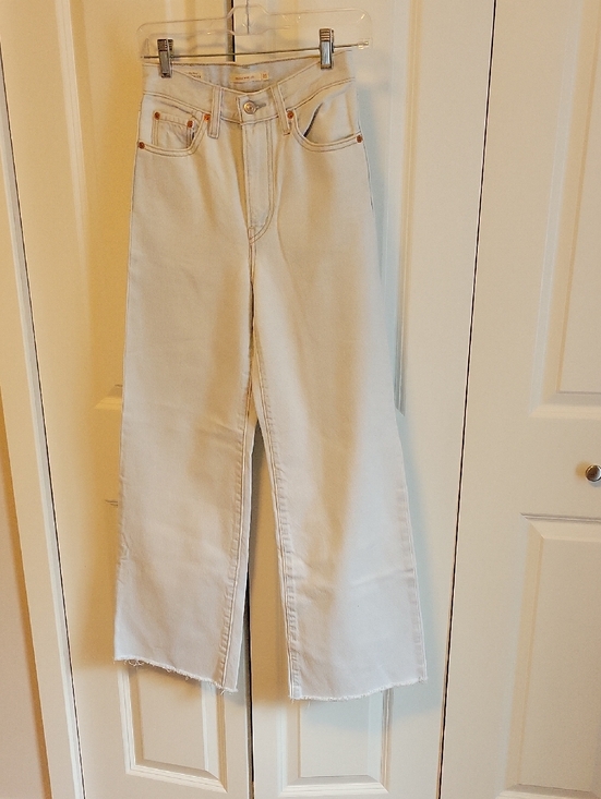 Denim - Levis Ribcage Wide Leg
